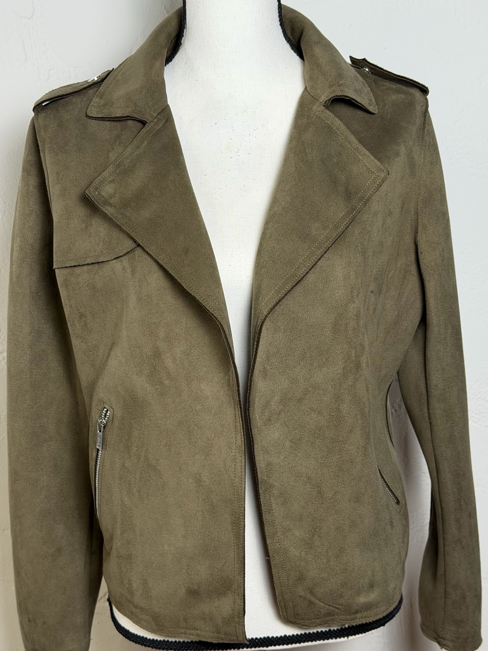 Gorgeous Tahari Olive Green Microfiber Moto Jacket - Stylish and Classic size M